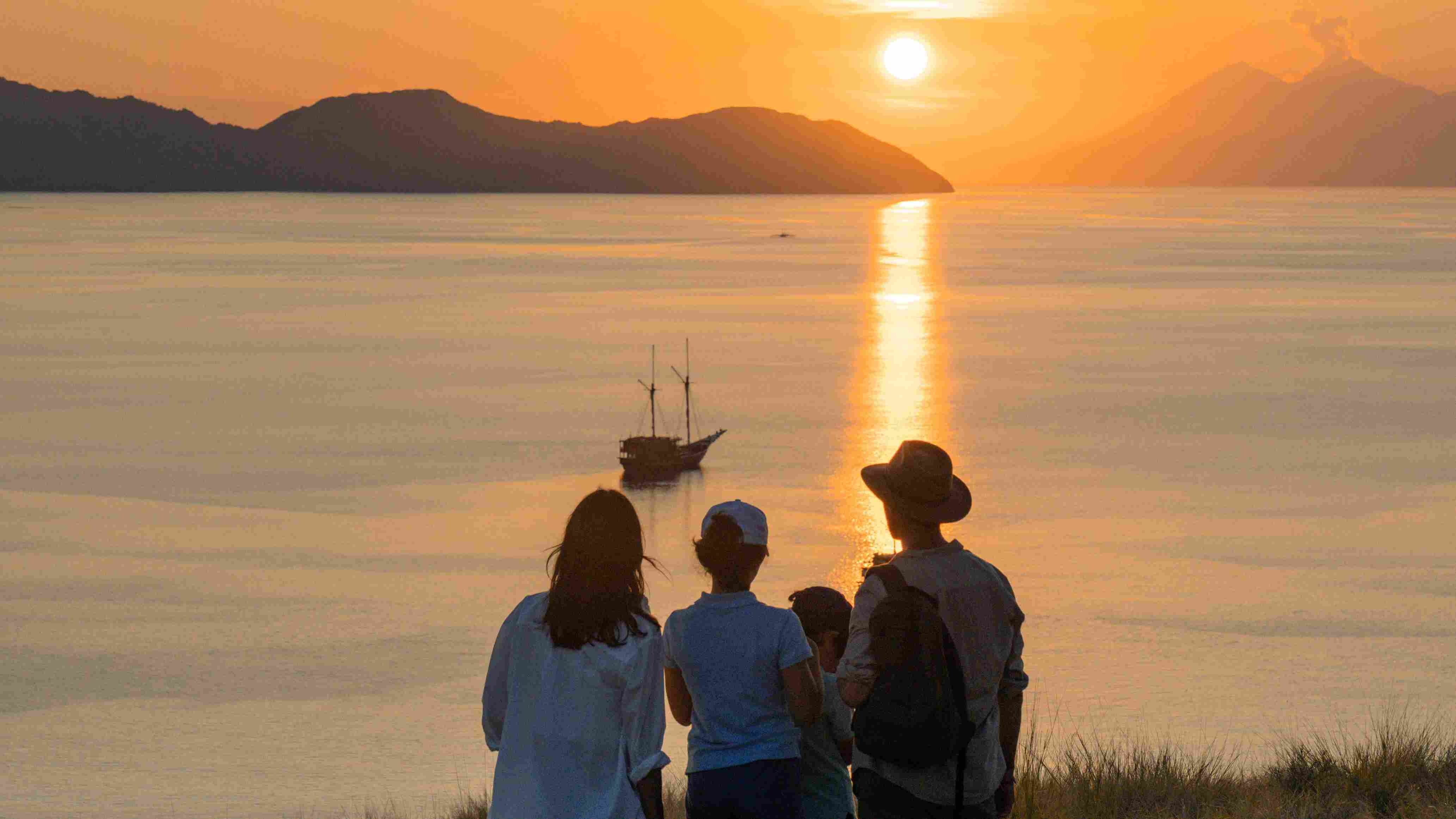 Komodo Liveaboard Journey | Komodo Island Liveaboard