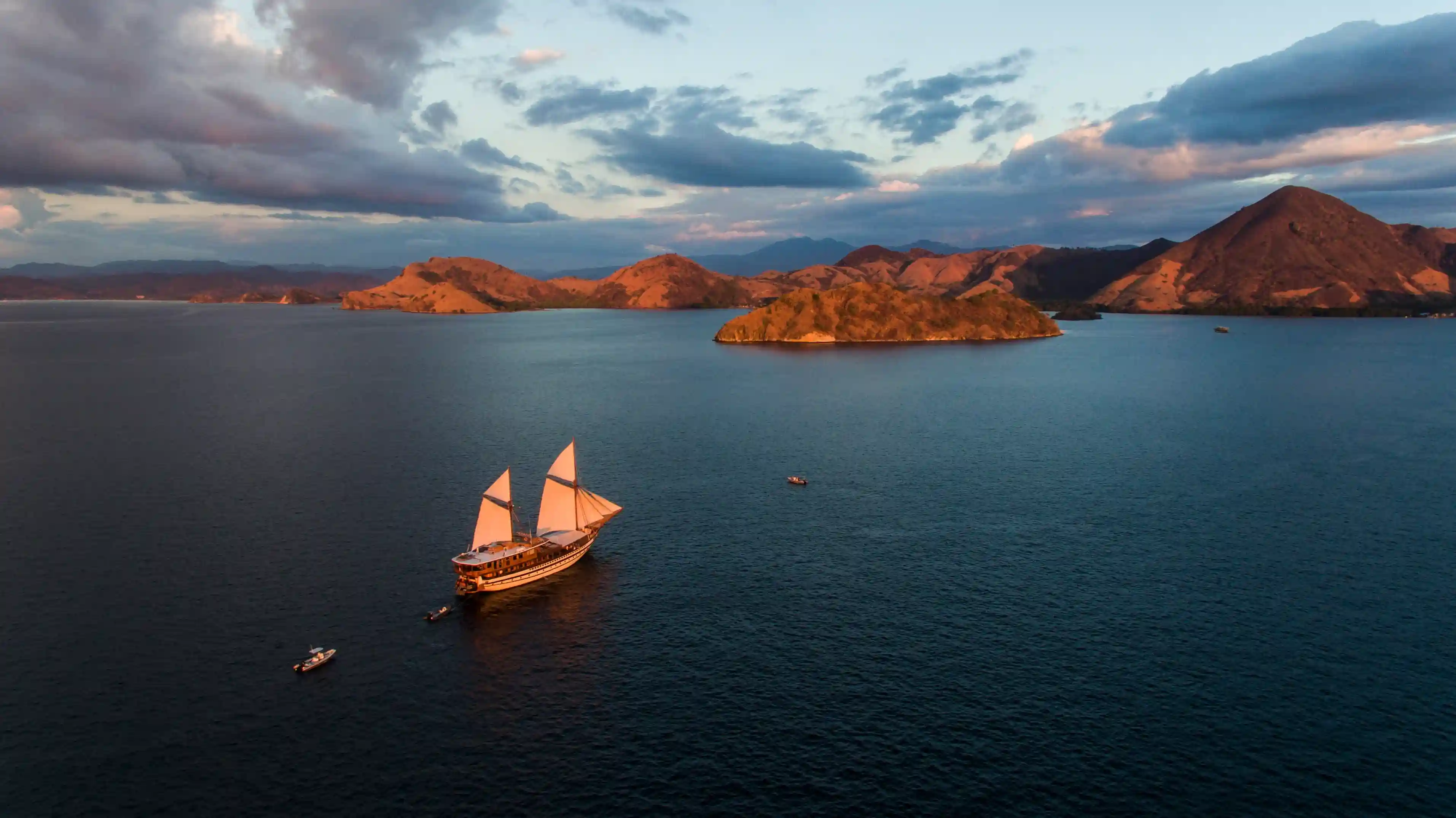 PRANA | Komodo Island Liveaboard